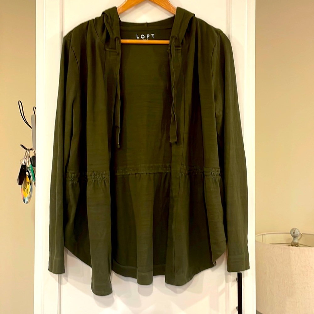 Loft light weight jacket! Army green size medium!